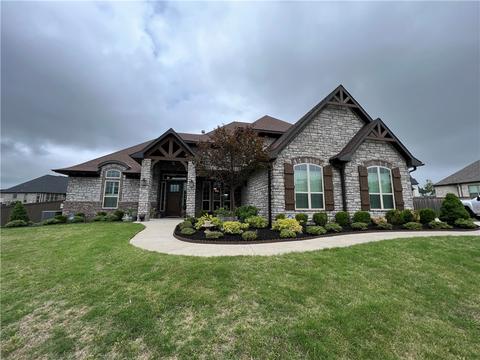 104 Torrance Dr, Cave Springs, AR 72718