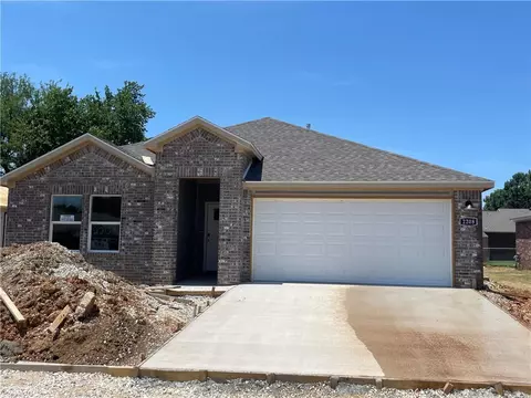 2208 S 10th St, Rogers, AR 72758