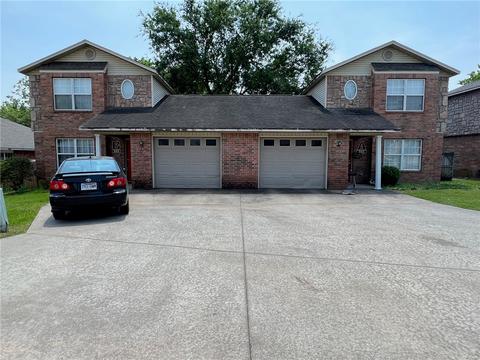 800 Meghan St, Siloam Springs, AR 72761