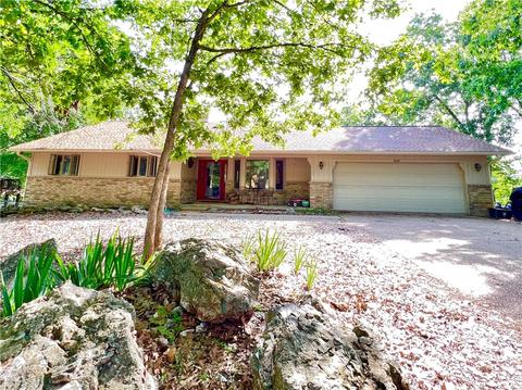 168 Holiday Island Dr, Holiday Island, AR 72631