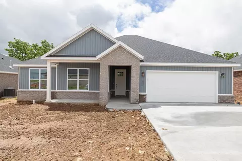 941 Buchanan St, Prairie Grove, AR 72753