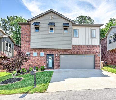 1480 Desoto Pl, Fayetteville, AR 72703