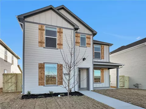 245 S Harrogate St, Fayetteville, AR 72704