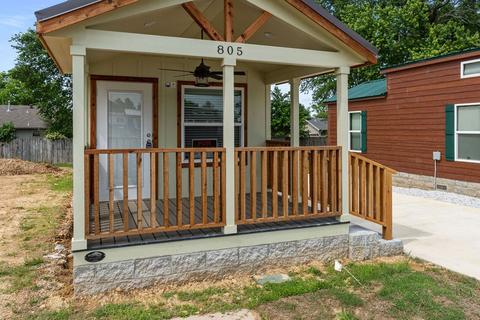 805 Strawberry, Rogers, AR 72756
