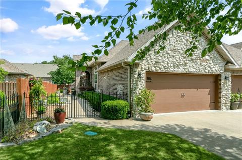 706 NW Twin Creeks Ln, Bentonville, AR 72712