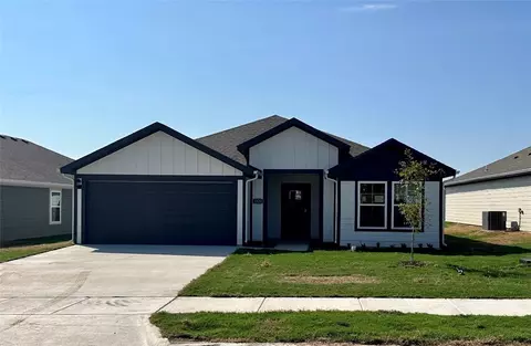 1325 Bates St, Gentry, AR 72734