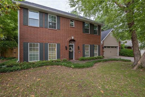 2777 Par Ct, Fayetteville, AR 72703