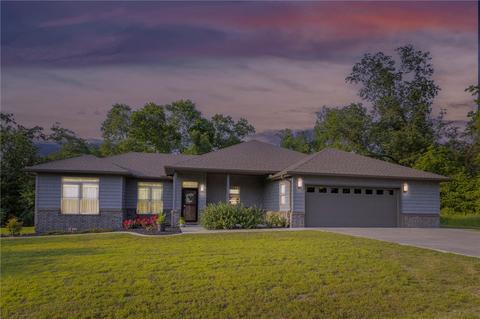 16 Burnmouth Ln, Bella Vista, AR 72715