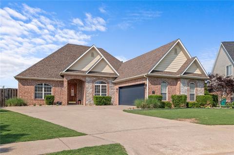 5087 S Strathmore Station Dr, Rogers, AR 72758
