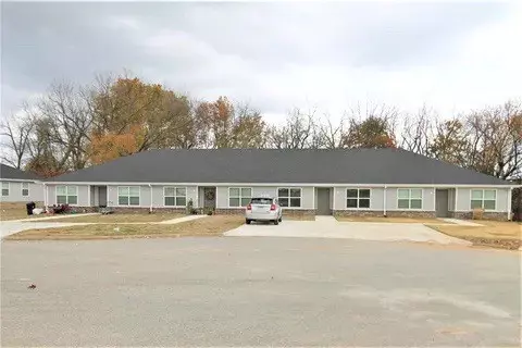 320 Westbrook Ct, Decatur, AR 72722