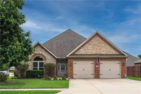 5683 Jade Dr, Springdale, AR 72764