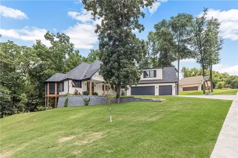 5423 W Yellowbrick Rd, Fayetteville, AR 72704