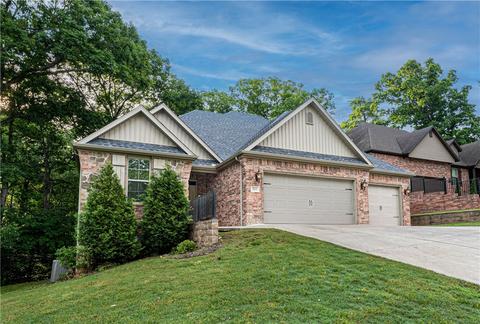 511 SW Sims Dr, Bentonville, AR 72712