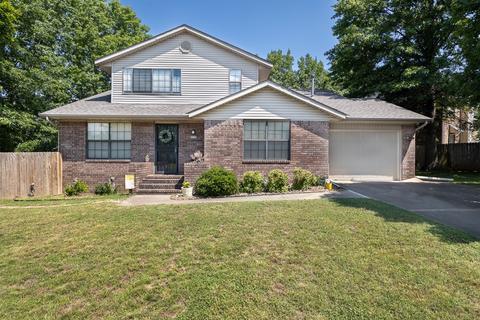 2576 W Houston St, Fayetteville, AR 72703