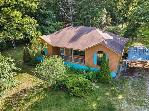 221 Madison 7308, Huntsville, AR 72740