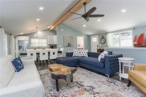 8625 White Oak Dr, Rogers, AR 72756