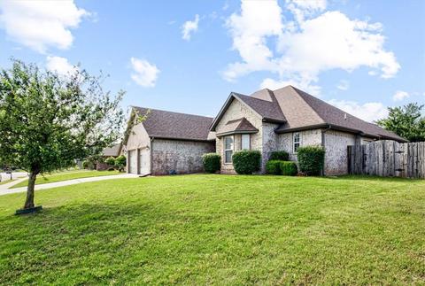 301 W Camden Dr, Rogers, AR 72756