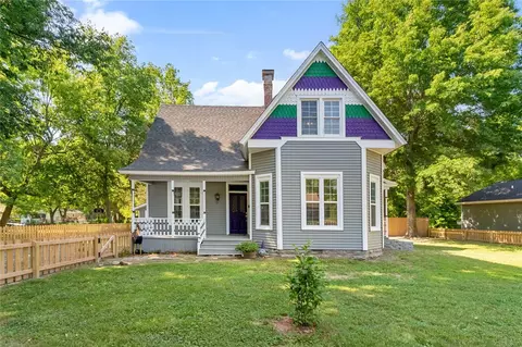 411 E Buchanan St, Prairie Grove, AR 72753