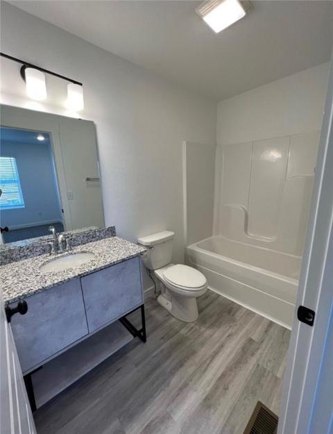 950 Illinois Ave, Centerton, AR 72719 photo 9