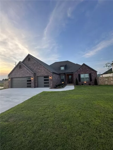 7794 Via Roma Ave, Springdale, AR 72762