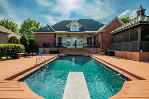 5101 S 44th St, Rogers, AR 72758