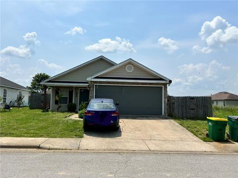 662 Cascade Cir, Springdale, AR 72764