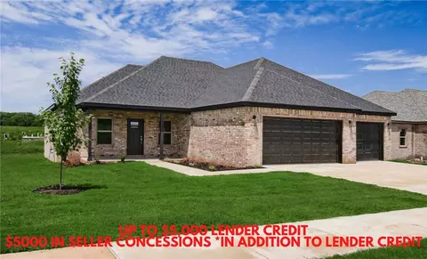 2013 Dobbs St, Pea Ridge, AR 72751