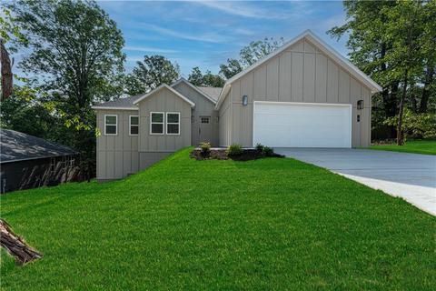 4 Holt Ln, Bella Vista, AR 72715
