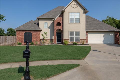 2543 N Surtees Pl, Fayetteville, AR 72704