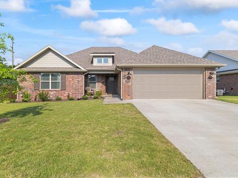 971 Hampton St, Springdale, AR 72762