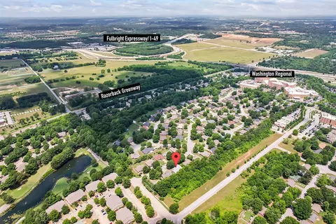 2834 N Quail Creek Dr, Fayetteville, AR 72703