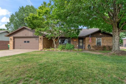 5663 Walden St, Lowell, AR 72745