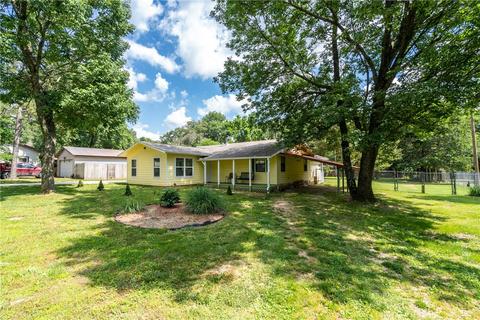 12622 Oak Knoll Cir, Gentry, AR 72734