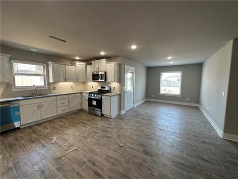 1050 Riverside Dr, Bentonville, AR 72713 photo 6