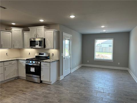 1050 Riverside Dr, Bentonville, AR 72713 photo 5