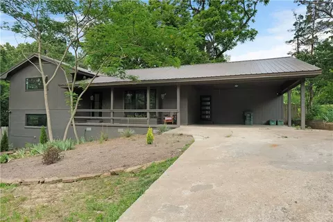 1700 N Woolsey Ave, Fayetteville, AR 72703