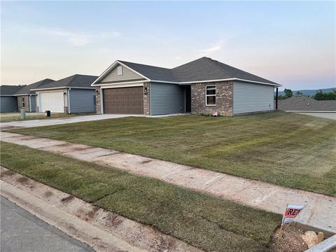 3401 Red Tail Way, Farmington, AR 72730