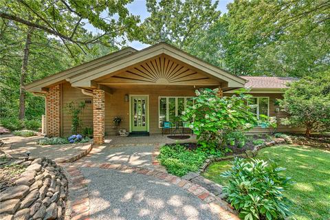 9887 S View Dr, Rogers, AR 72756