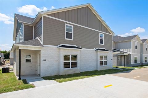 803 S Rupple Rd #1 & 2, Fayetteville, AR 72704