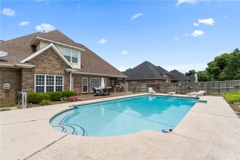 4604 Hillside Dr, Rogers, AR 72758