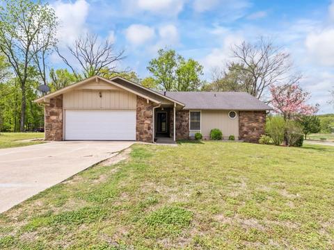 13805 Canterbury Dr, Siloam Springs, AR 72761