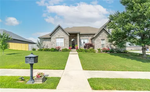 775 Douglas St, Pea Ridge, AR 72751