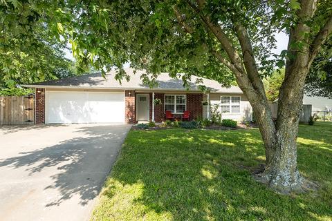 2825 Jessica Pl, Fayetteville, AR 72701