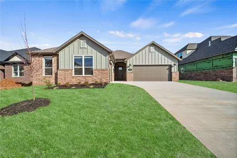 3807 SW Pecan Cir, Bentonville, AR 72713
