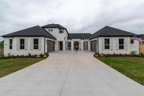 205 Torrance Dr, Cave Springs, AR 72718