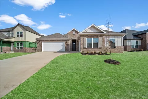 3811 SW Pecan Cir, Bentonville, AR 72713