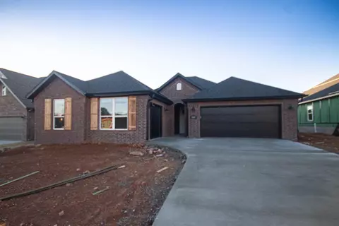 5207 SW Tea Olive Ln, Bentonville, AR 72713