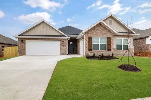 5209 SW Nandina Ln, Bentonville, AR 72712