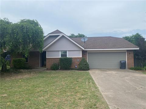 2209 W Olrich St, Rogers, AR 72758