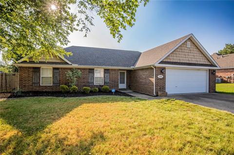 1528 N Shetland Dr, Fayetteville, AR 72704